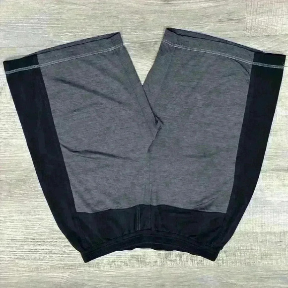 Lululemon T.H.E. Short Linerless 11" Men’s L Gray Activewear Gym Athletic *READ - Picture 2 of 12